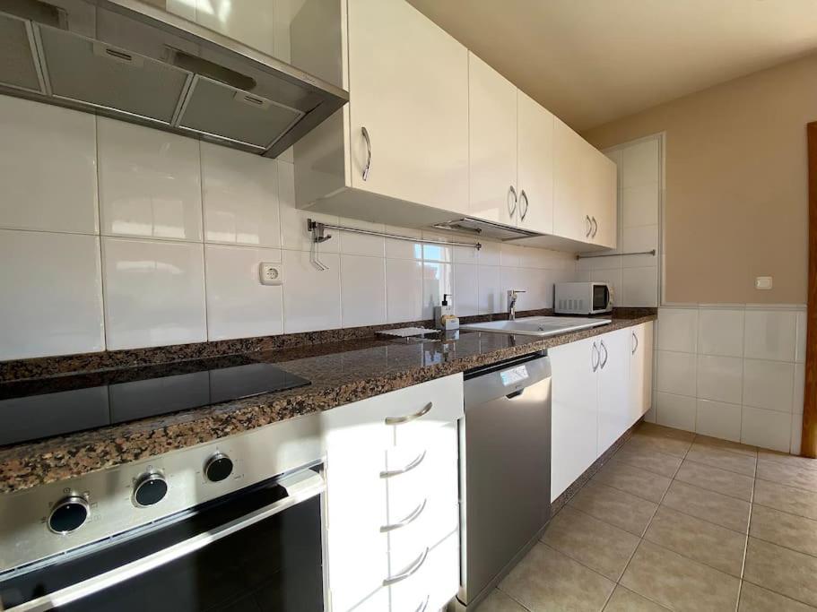 Comfortable Family House With Pool And Jacuzzi Коста-де-Антіґуа Екстер'єр фото
