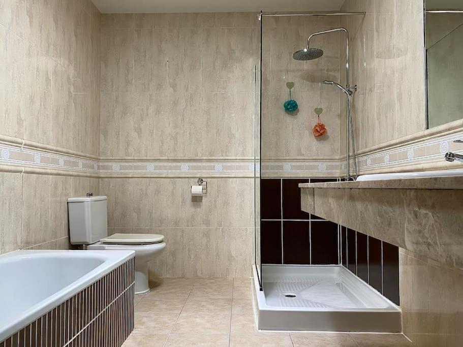 Comfortable Family House With Pool And Jacuzzi Коста-де-Антіґуа Екстер'єр фото